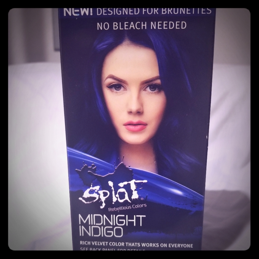 Blue hair dye